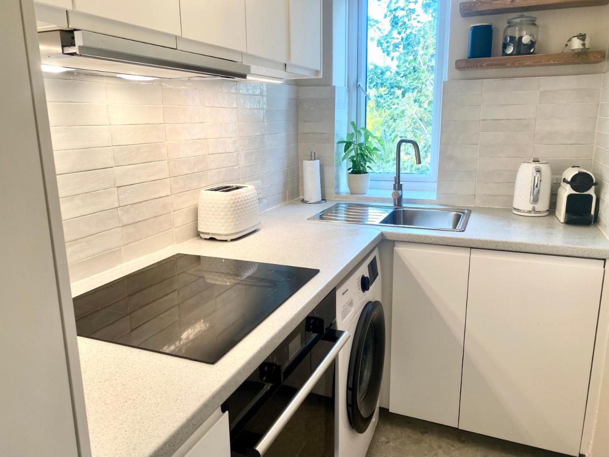 Newly Refurbished 2 Bedroom Apartment In South Londen Buitenkant foto