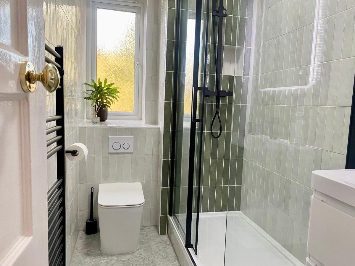 Newly Refurbished 2 Bedroom Apartment In South Londen Buitenkant foto